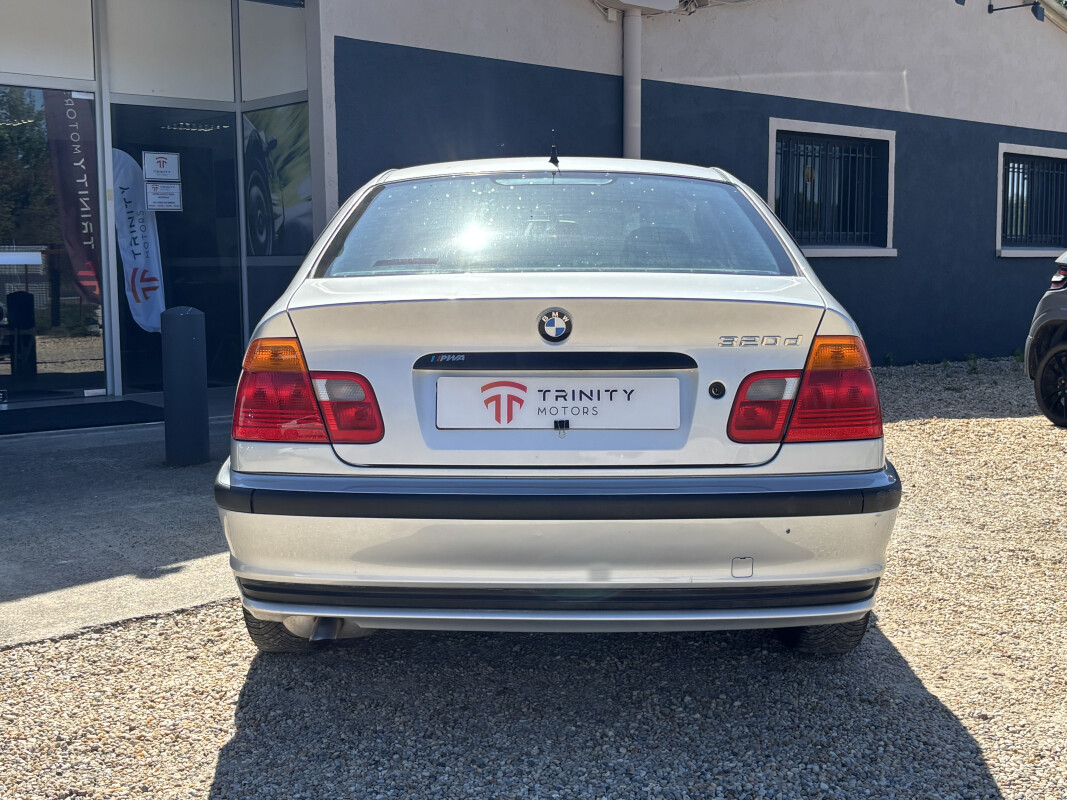 BMW 320