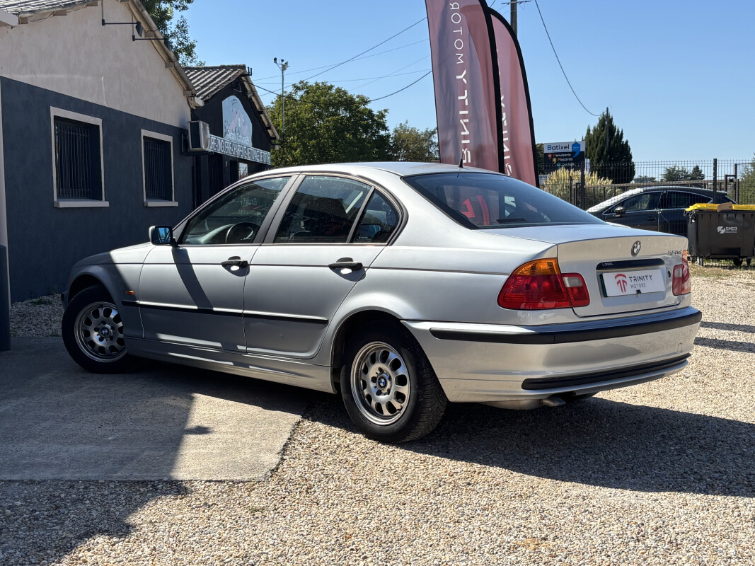 BMW 320