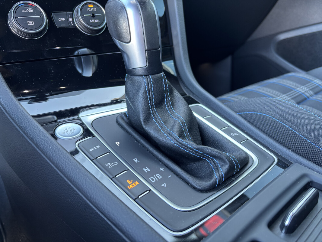 Volkswagen GOLF VII