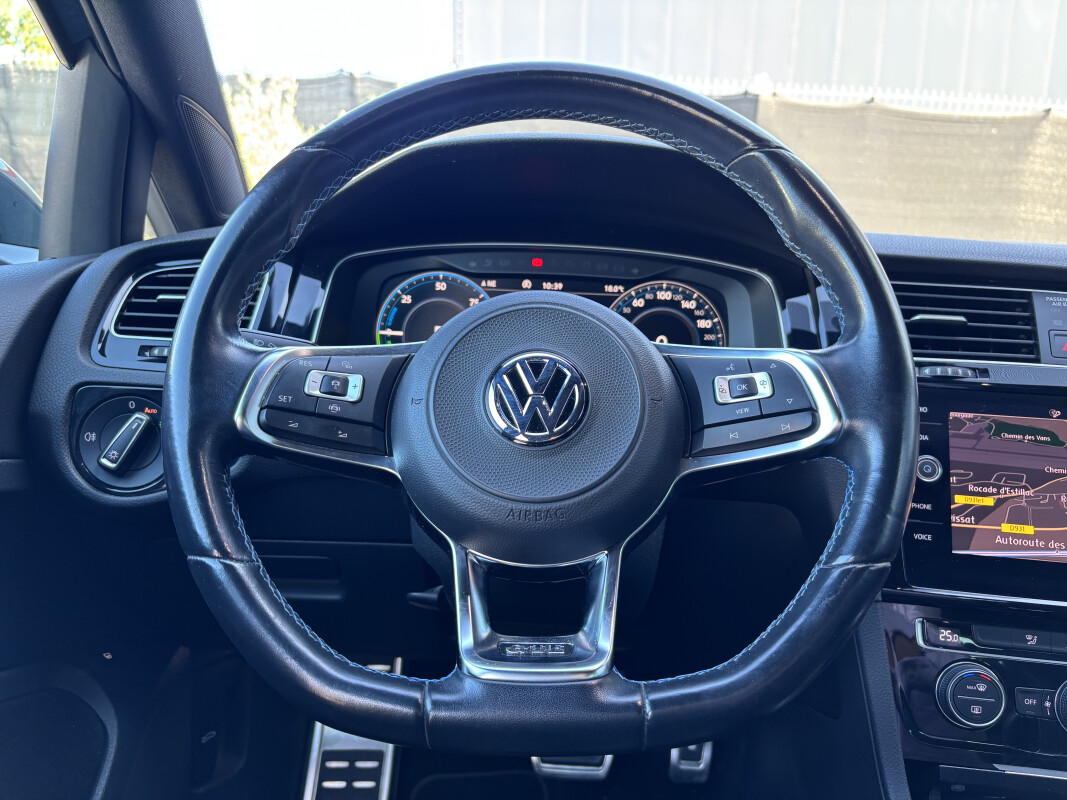 Volkswagen GOLF VII