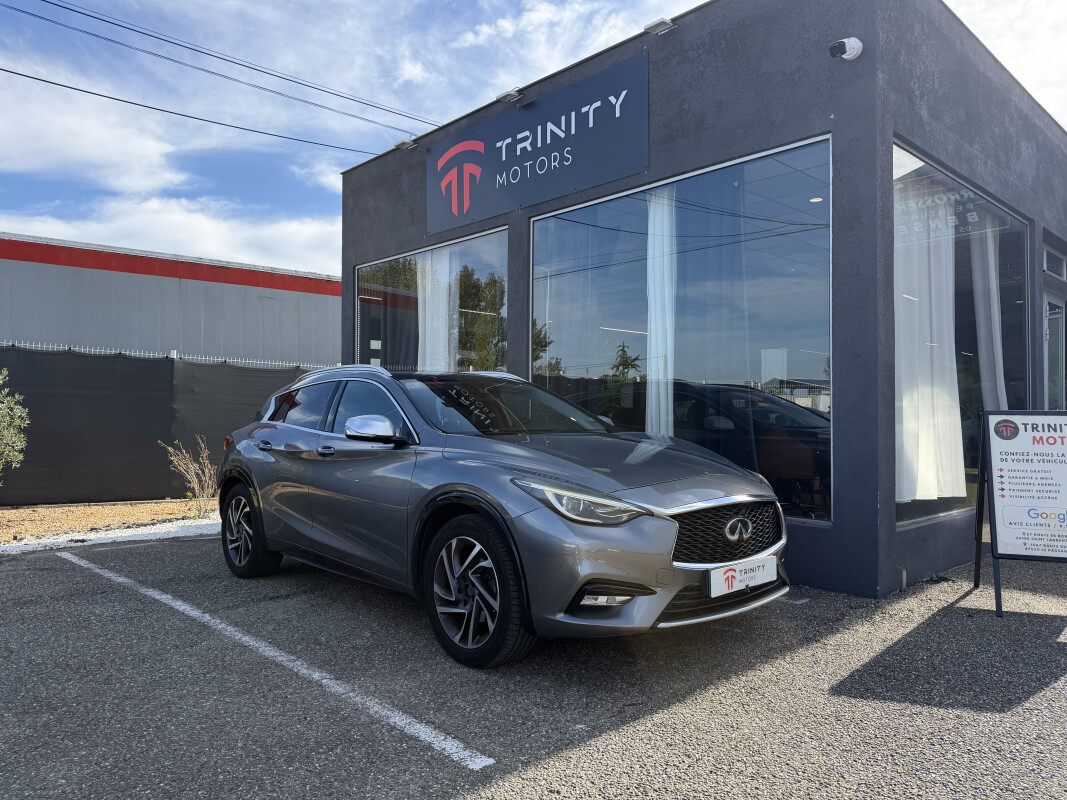 Infiniti Q30