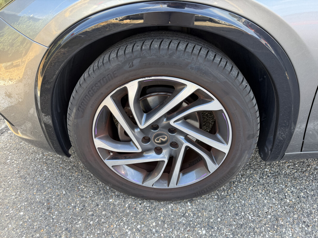 Infiniti Q30