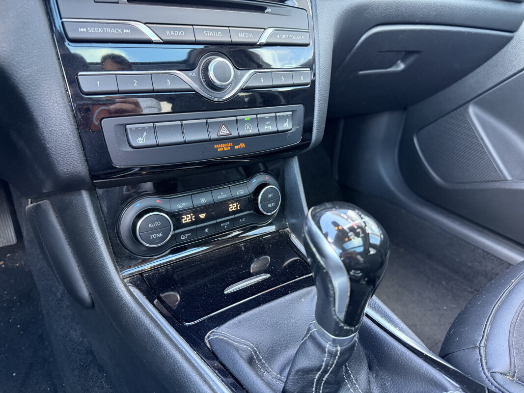 Infiniti Q30