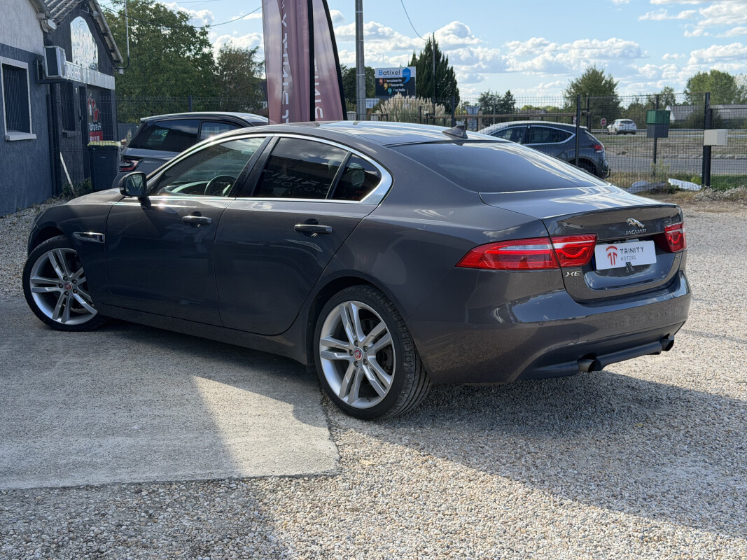 Jaguar XE