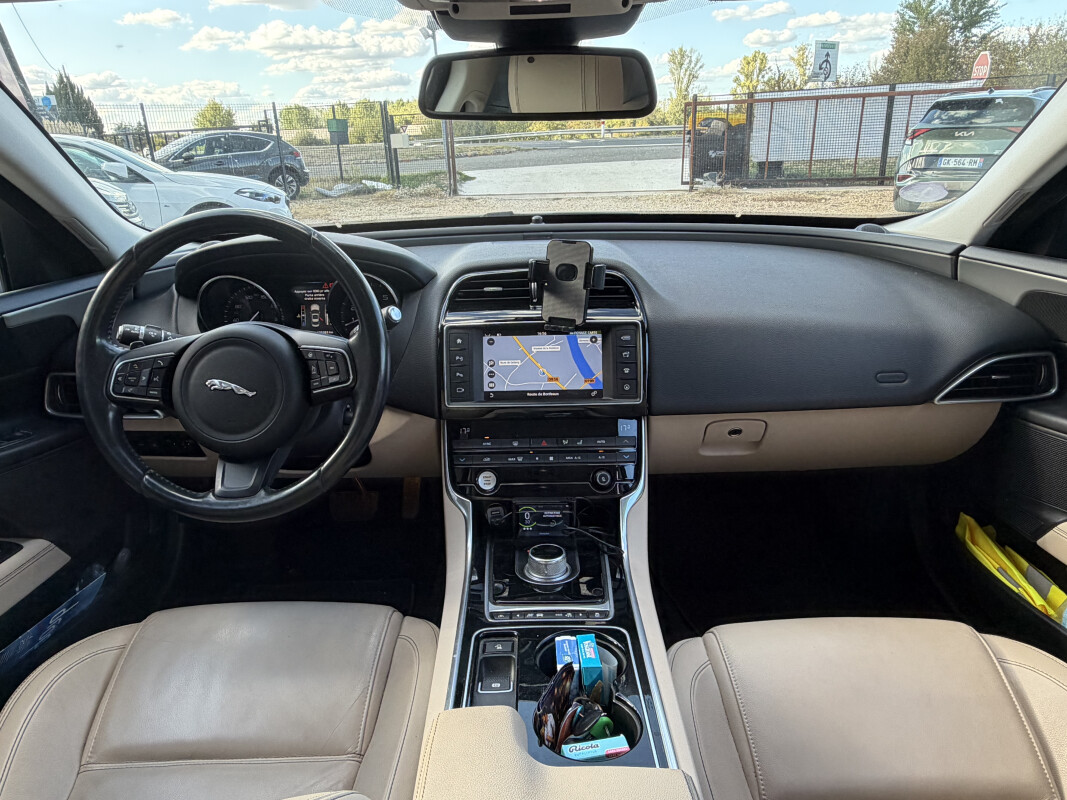 Jaguar XE