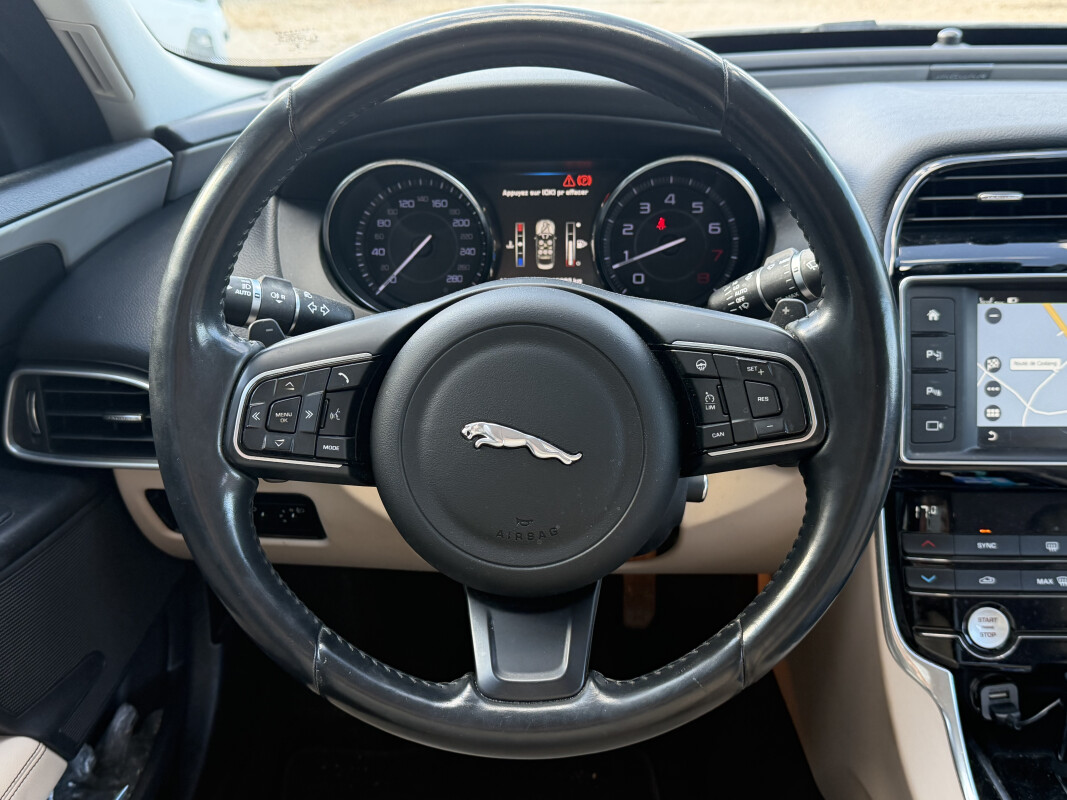 Jaguar XE