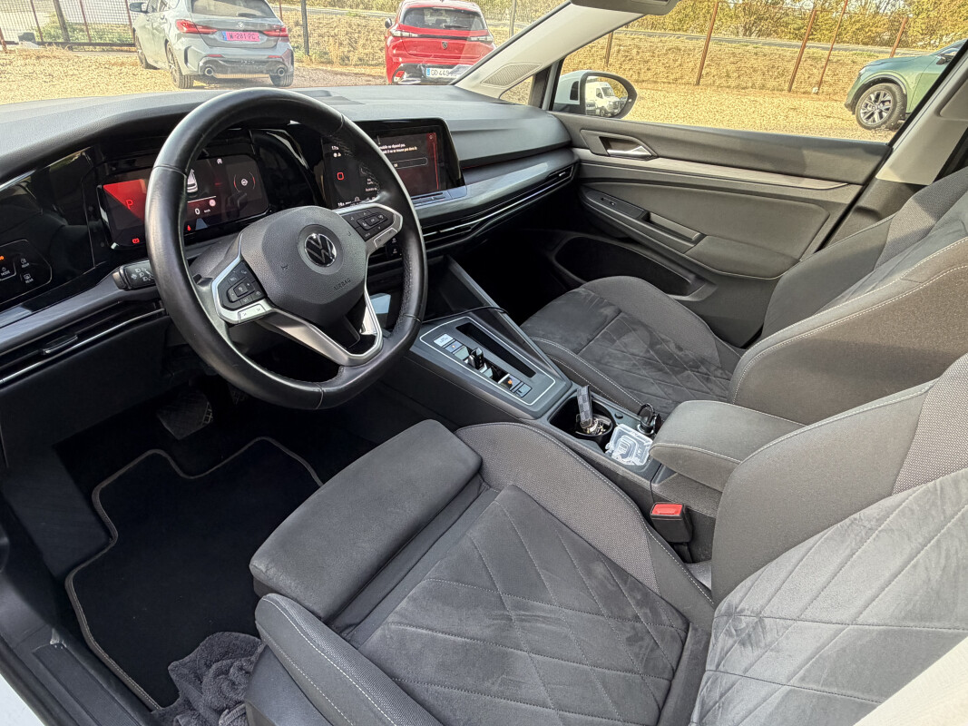 Volkswagen GOLF VIII