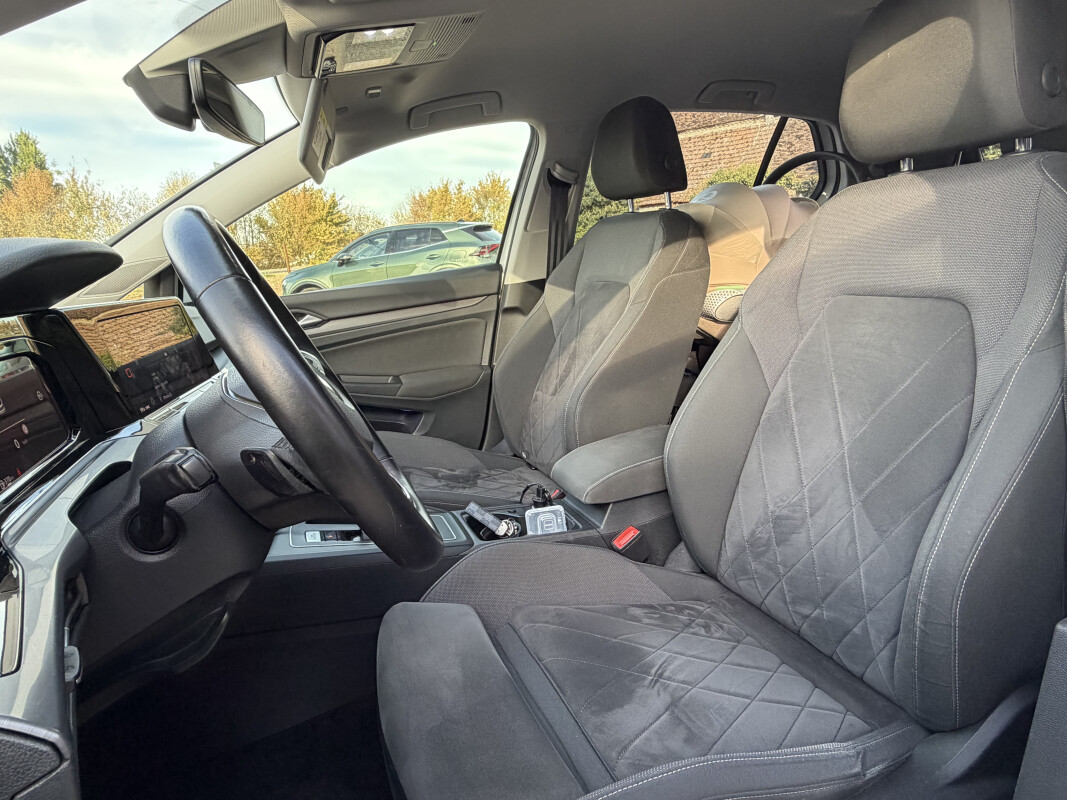 Volkswagen GOLF VIII