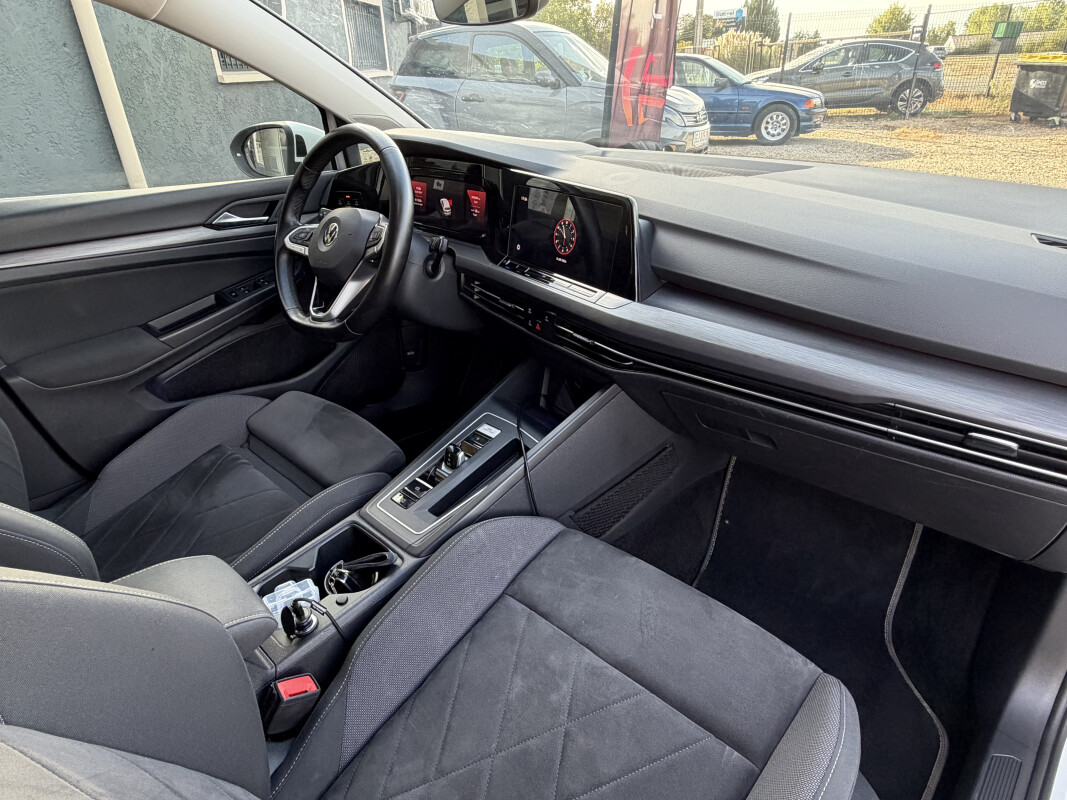Volkswagen GOLF VIII