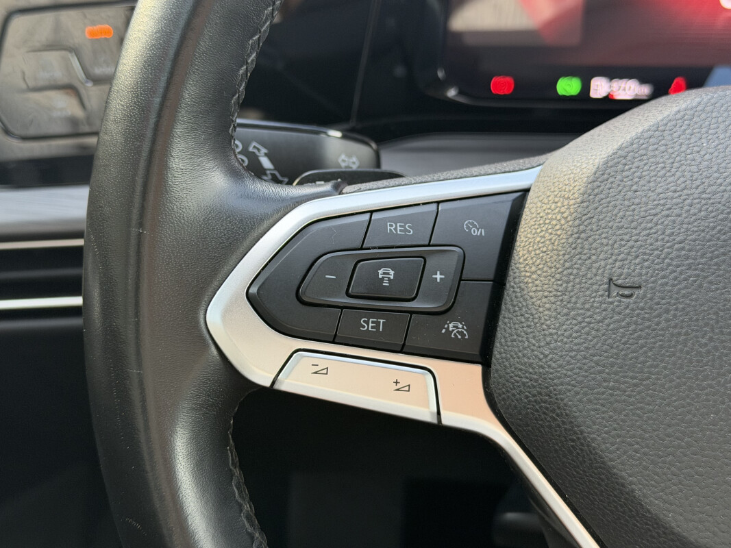 Volkswagen GOLF VIII