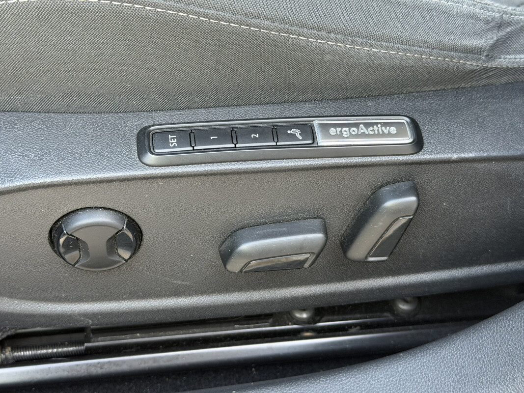 Volkswagen GOLF VIII