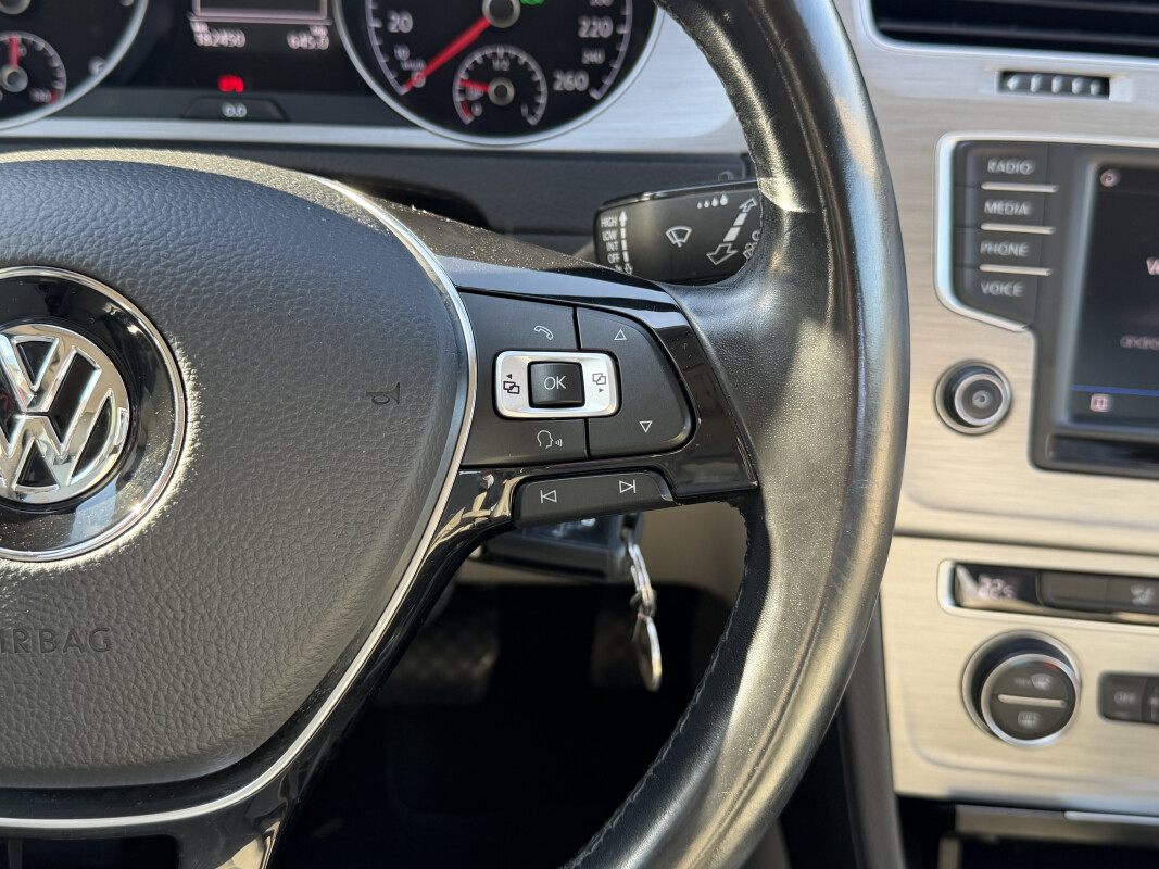 Volkswagen GOLF VII