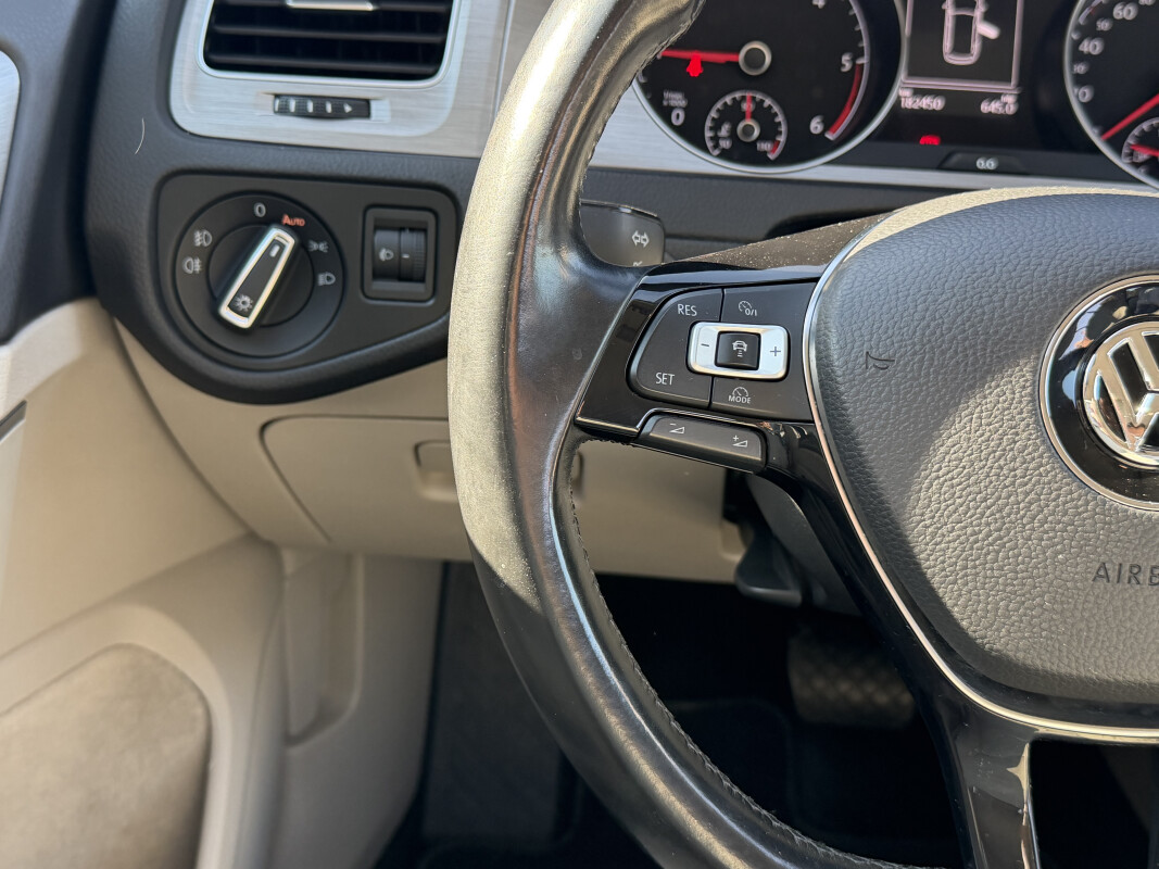 Volkswagen GOLF VII