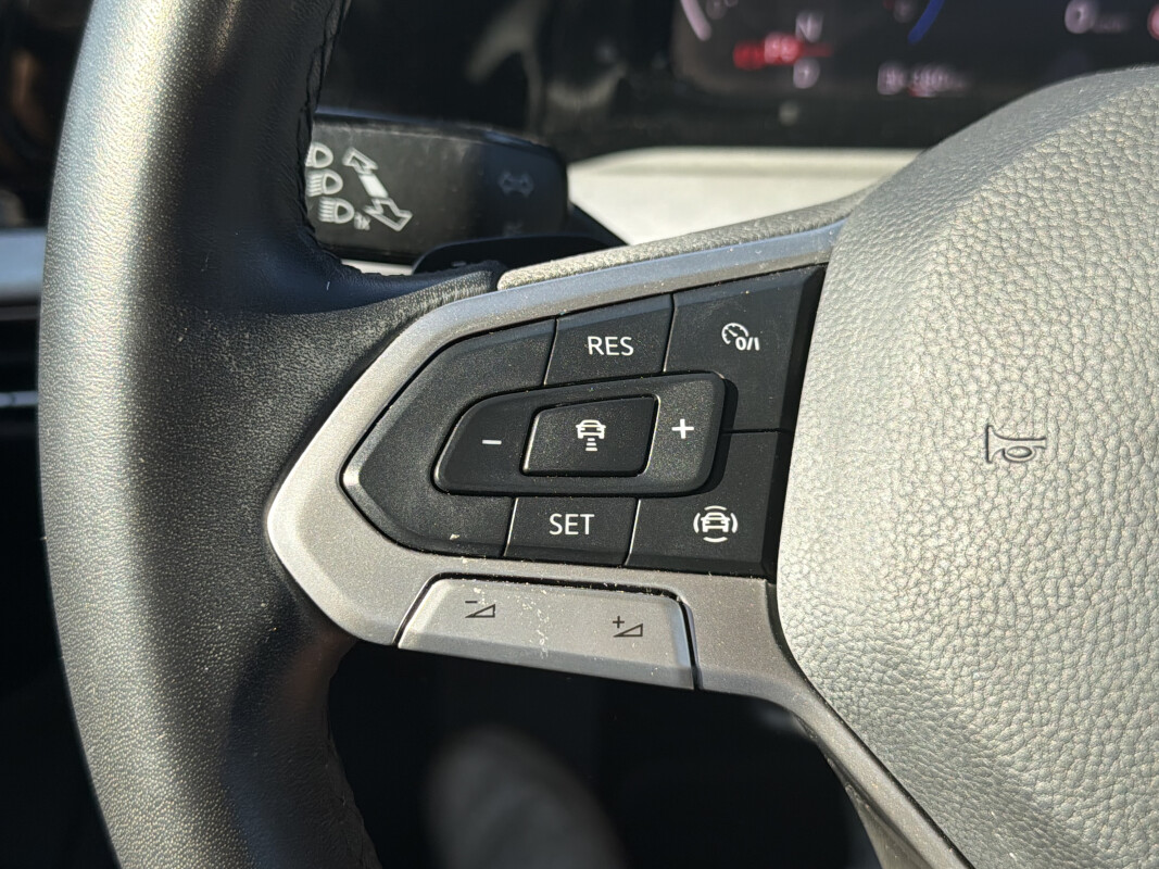 Volkswagen GOLF VIII