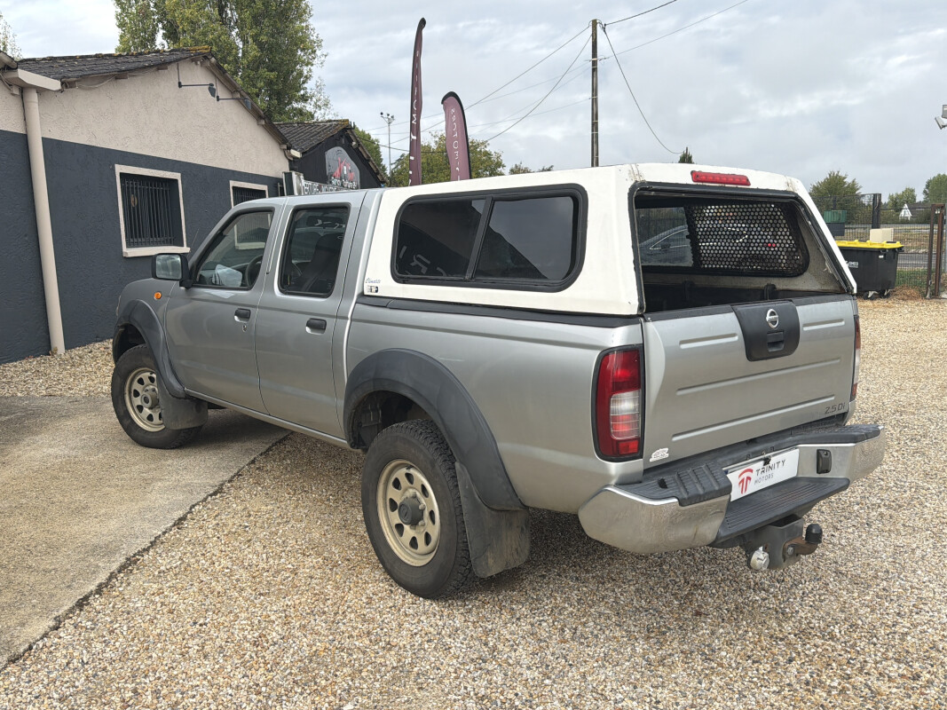 Nissan NP300