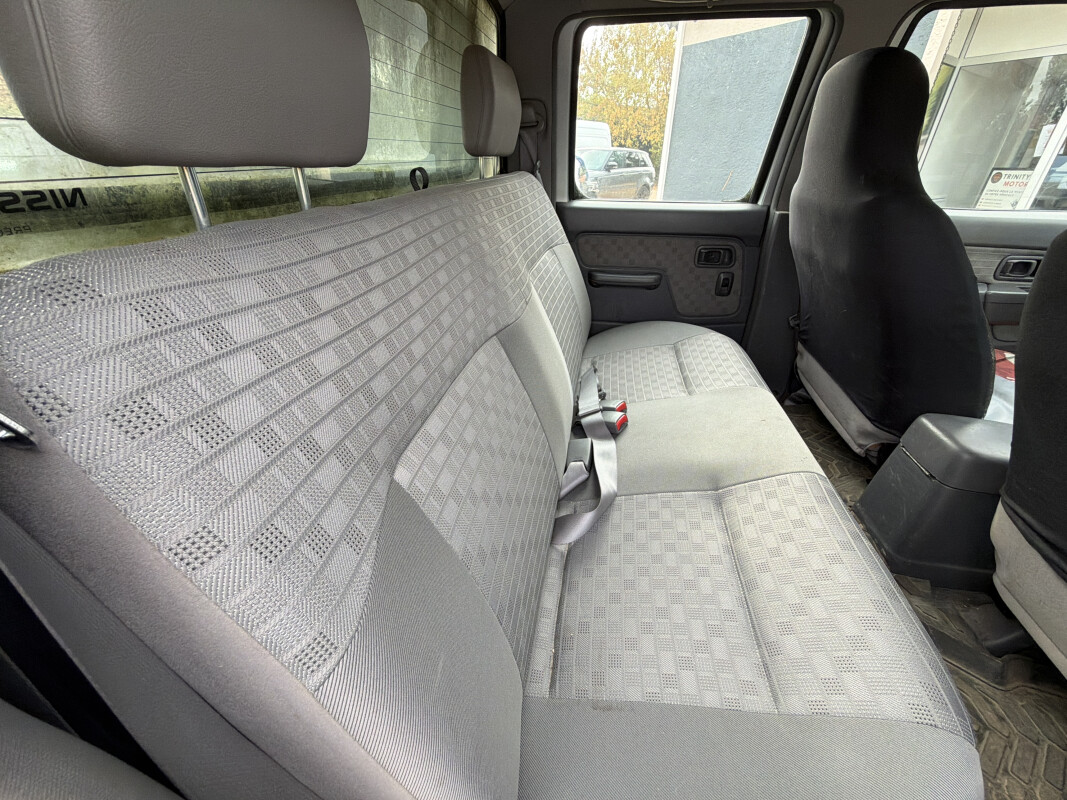 Nissan NP300